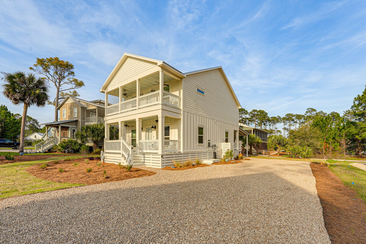 Peaceful Carrabelle Home w/ Pool & Beach Access!