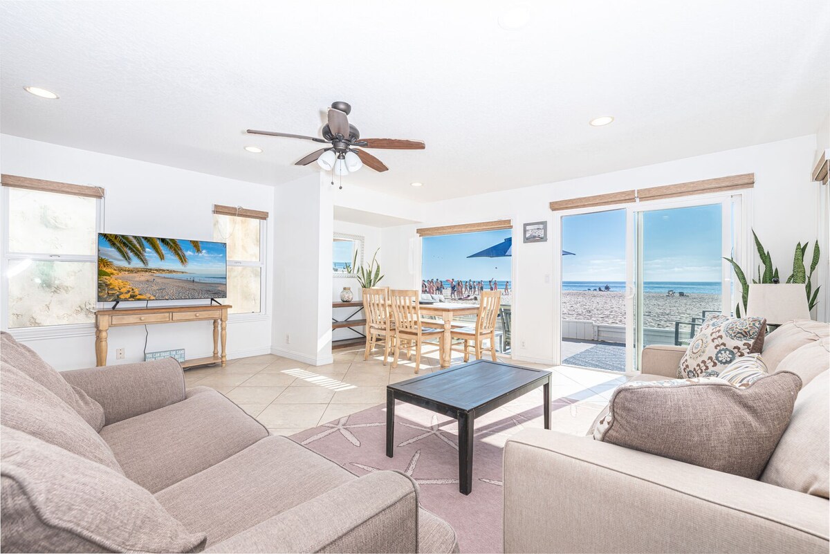 Oceanfront Lower Unit Directly on the Sand!