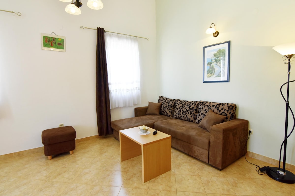 A-22736-c Two bedroom apartment with balcony Tar,
