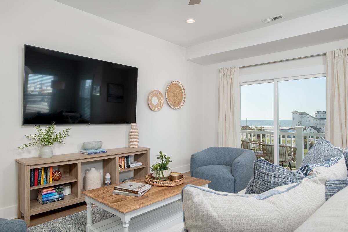 Salty Dalty & Three Buoys-Oceanside Townhome