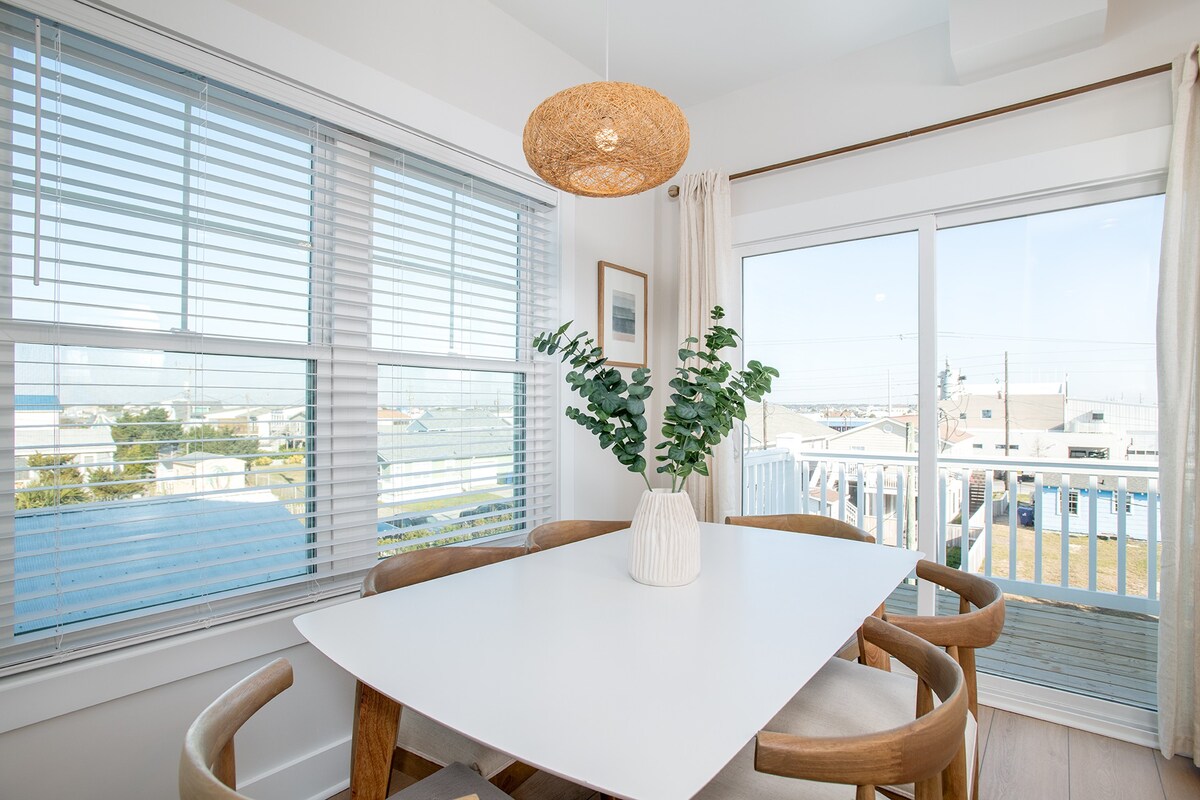 Salty Dalty & Three Buoys-Oceanside Townhome