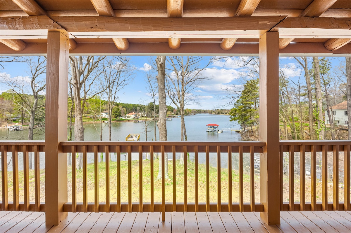 NEW! Log Cabin, 2-Story Dock, Amazing Lake Views!