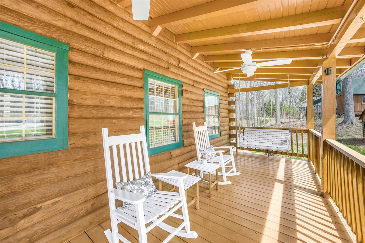 NEW! Log Cabin, 2-Story Dock, Amazing Lake Views!