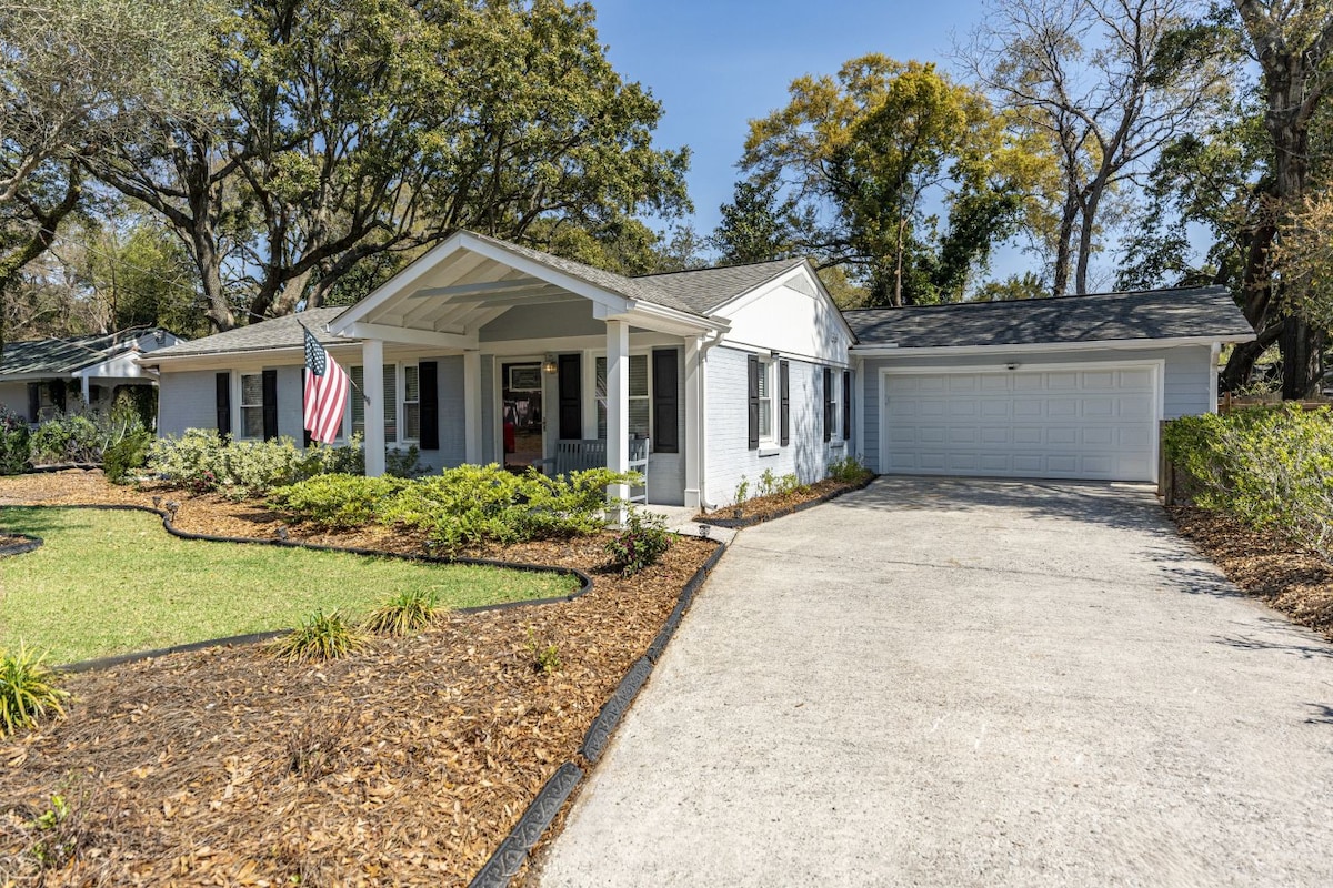 Coastal Charm Cottage in the Old Village