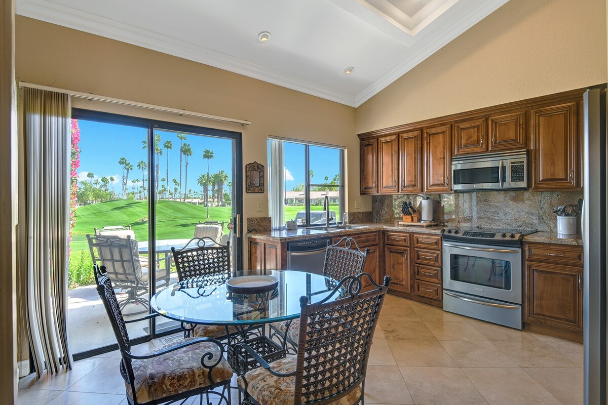 Golf Front Condo, Fireplace, Community Pools