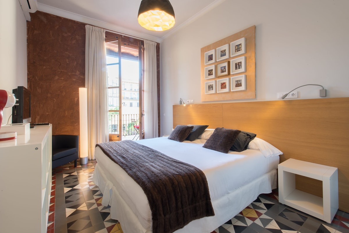 Paseo de Gracia Catalan 4BD with private Terrace