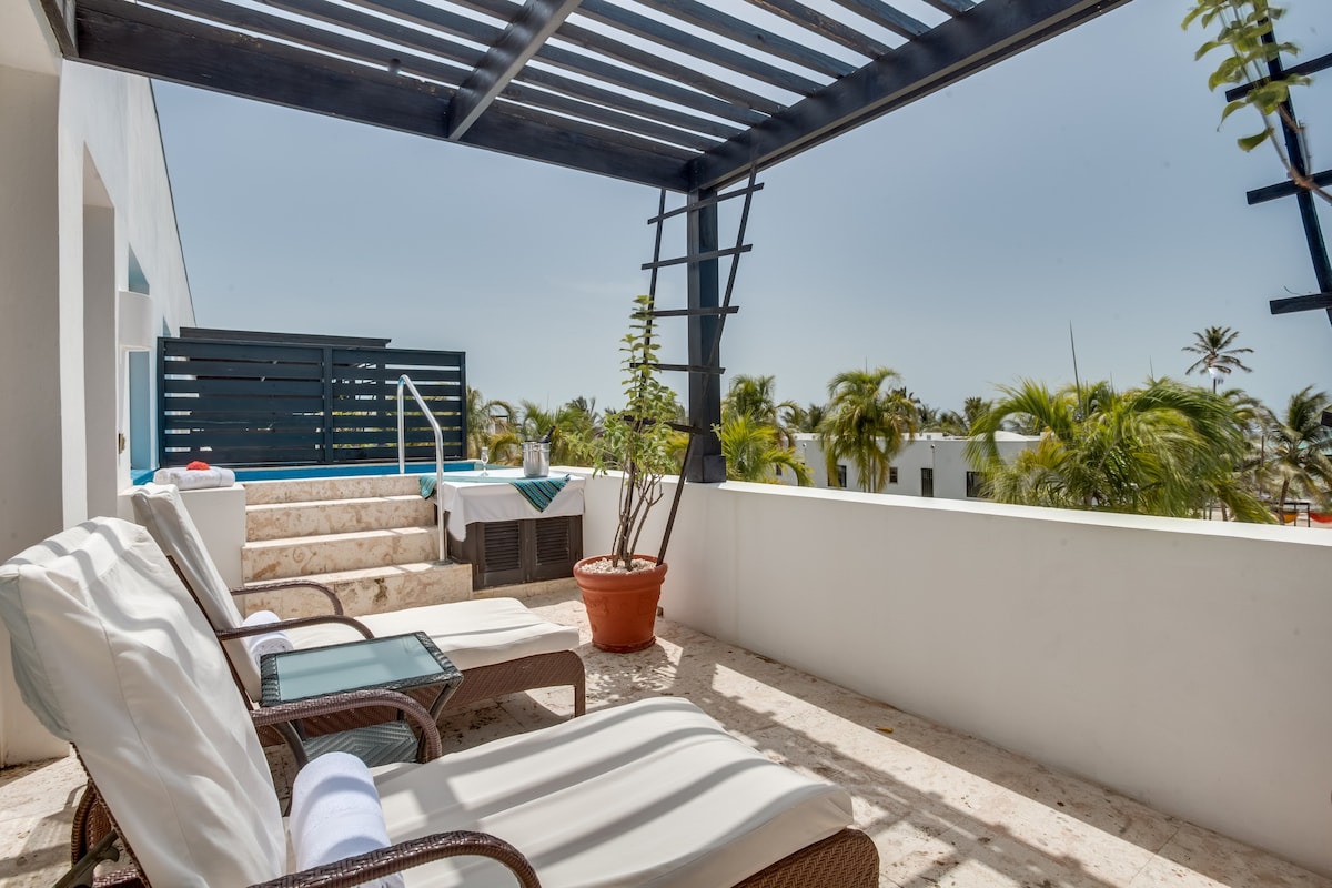 Flash Sale! Luxury Penthouse with Plunge Pool, 3BR