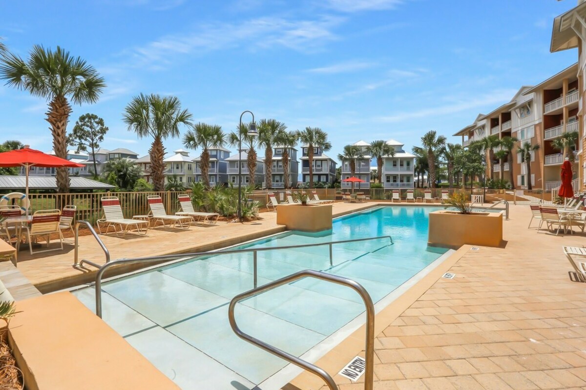 4BR Gulf & canal views with modern amenities, pool