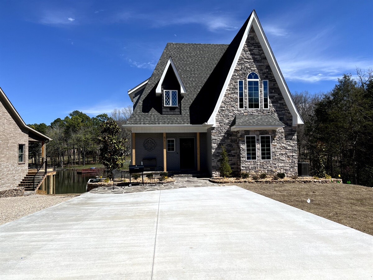 New Home - Thunderbird Lakefront - Large Deck