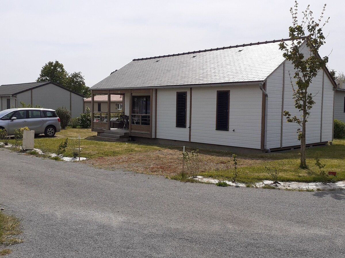 Chalet 3 chambres sur site avec piscine chauffée