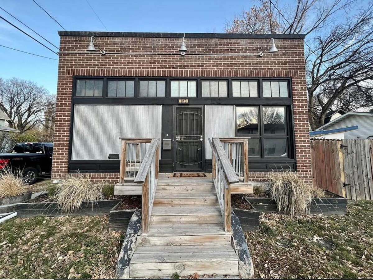 3 BR Industrial Home Nr/Downtown