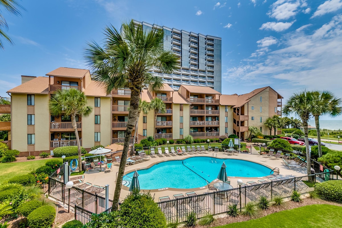 Large 2 Bedroom 2 Bath Pool / Courtyard View Condo