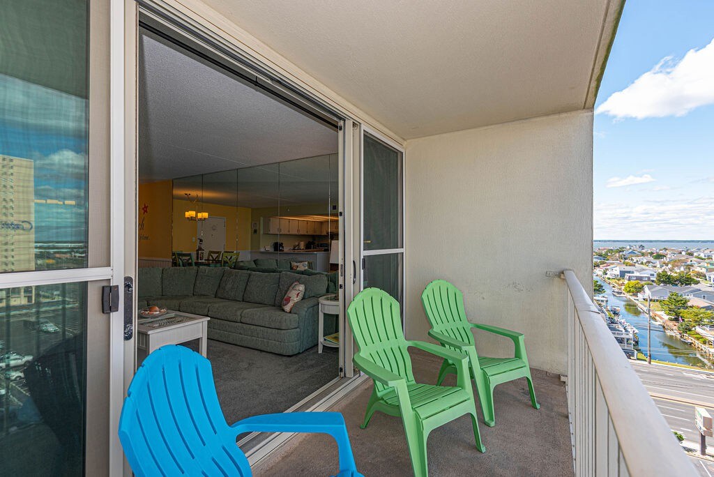 Quay 903 is a nice remodeled ocean view condo