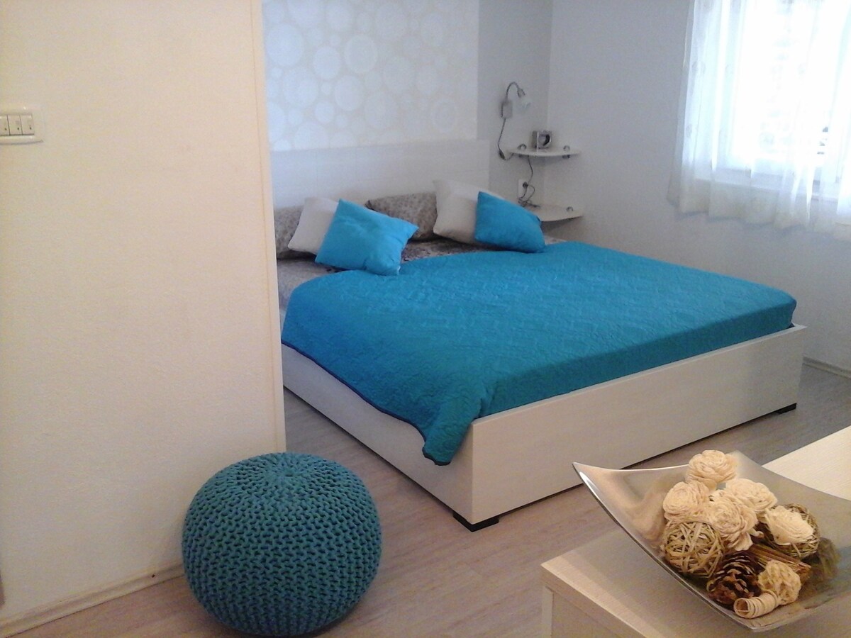 AS-11936-a Studio flat with terrace Hvar