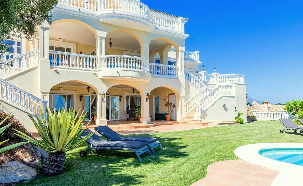 Marbella Club Oasis  5 Bdrms Mansion, Golf Lovers!