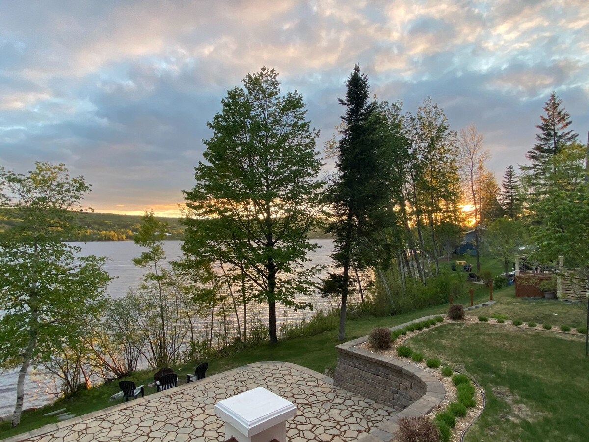 La Chaumière sur le lac, Pohénégamook