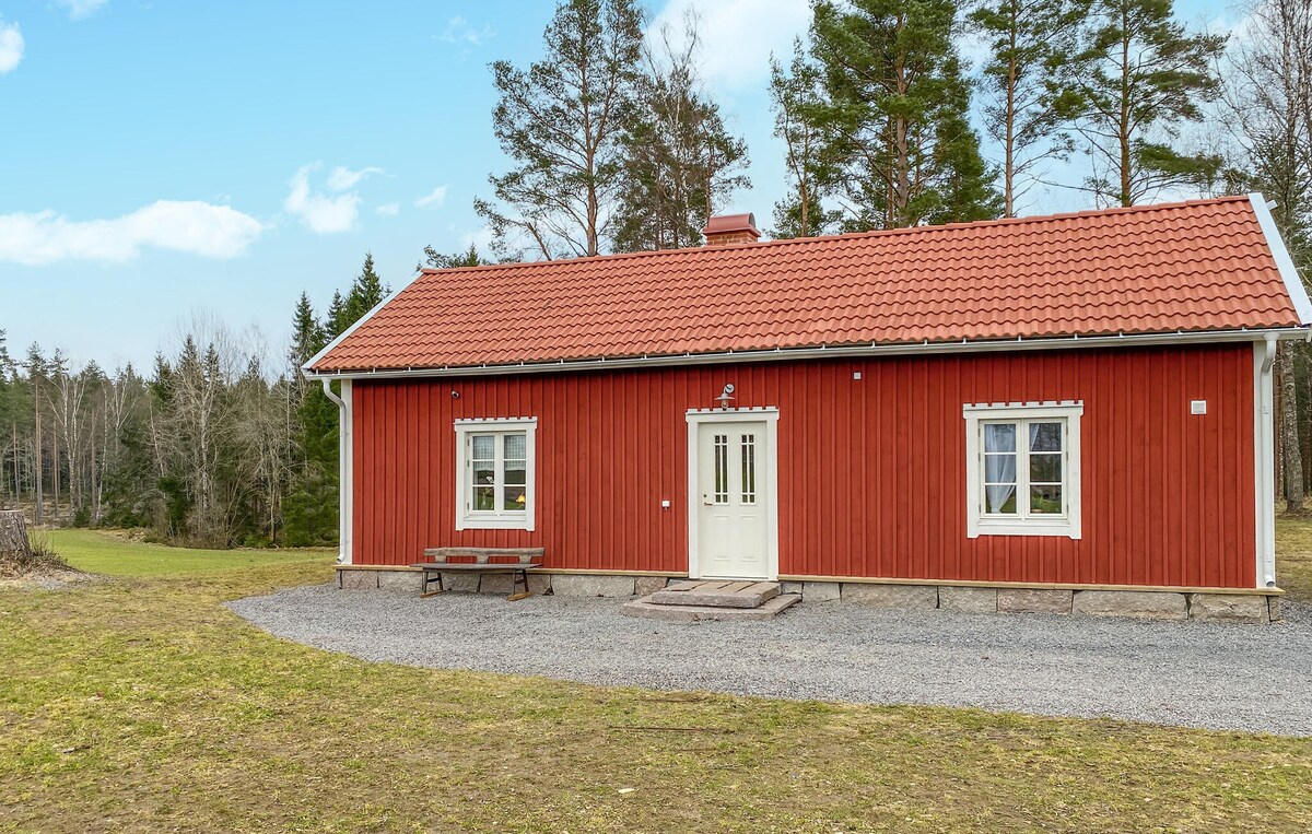 Beautiful home in Habo with kitchen