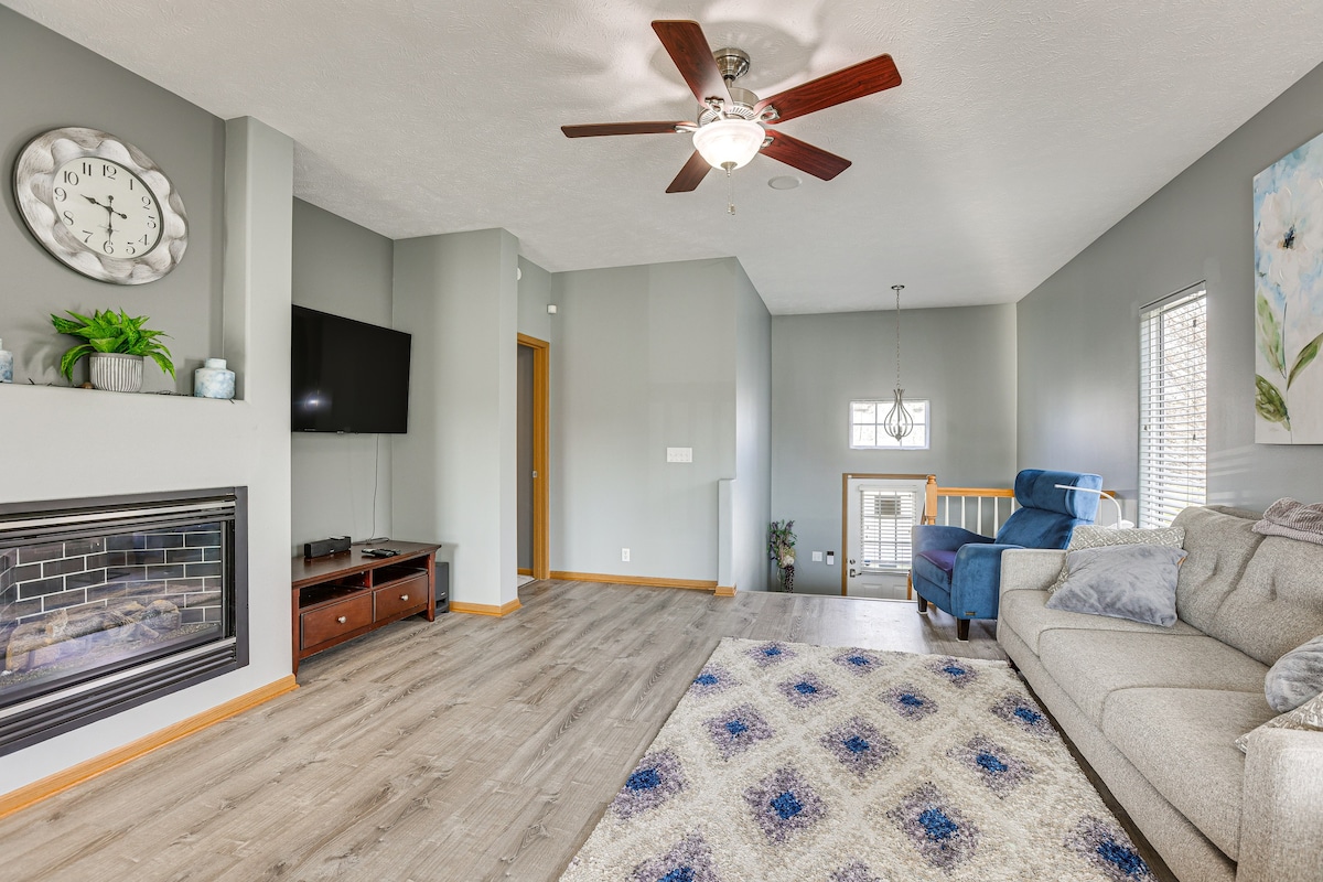 Updated Omaha Condo - 15 Miles to Downtown!