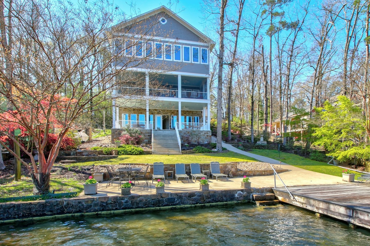 5BR Lakefront home w/dock, 2 kitchens, pool table