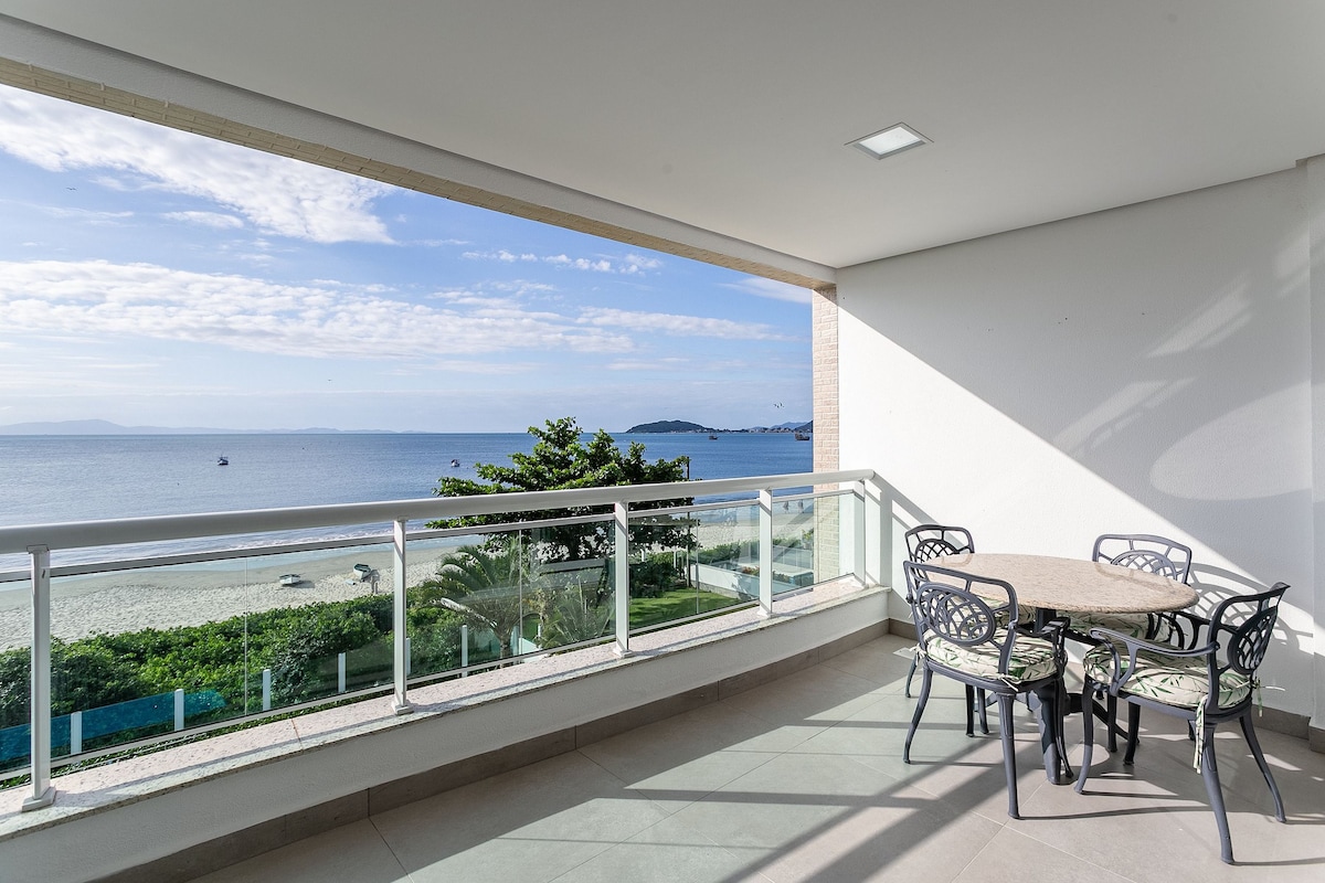 Balcony with BBQ Grill and Sea View #CHA06