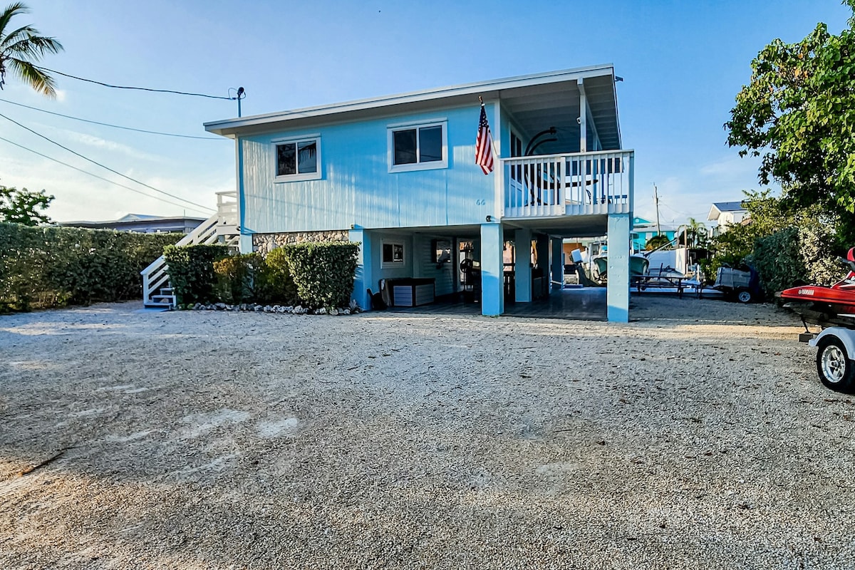 Oceanfront 2BR with private dock & pool