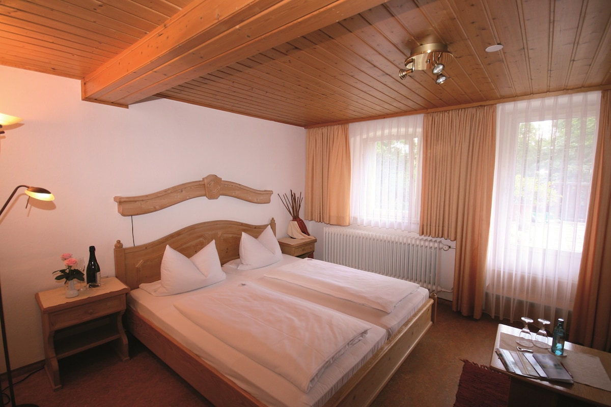 Doppelzimmer Standard (20qm) mit Doppelbett (Landh