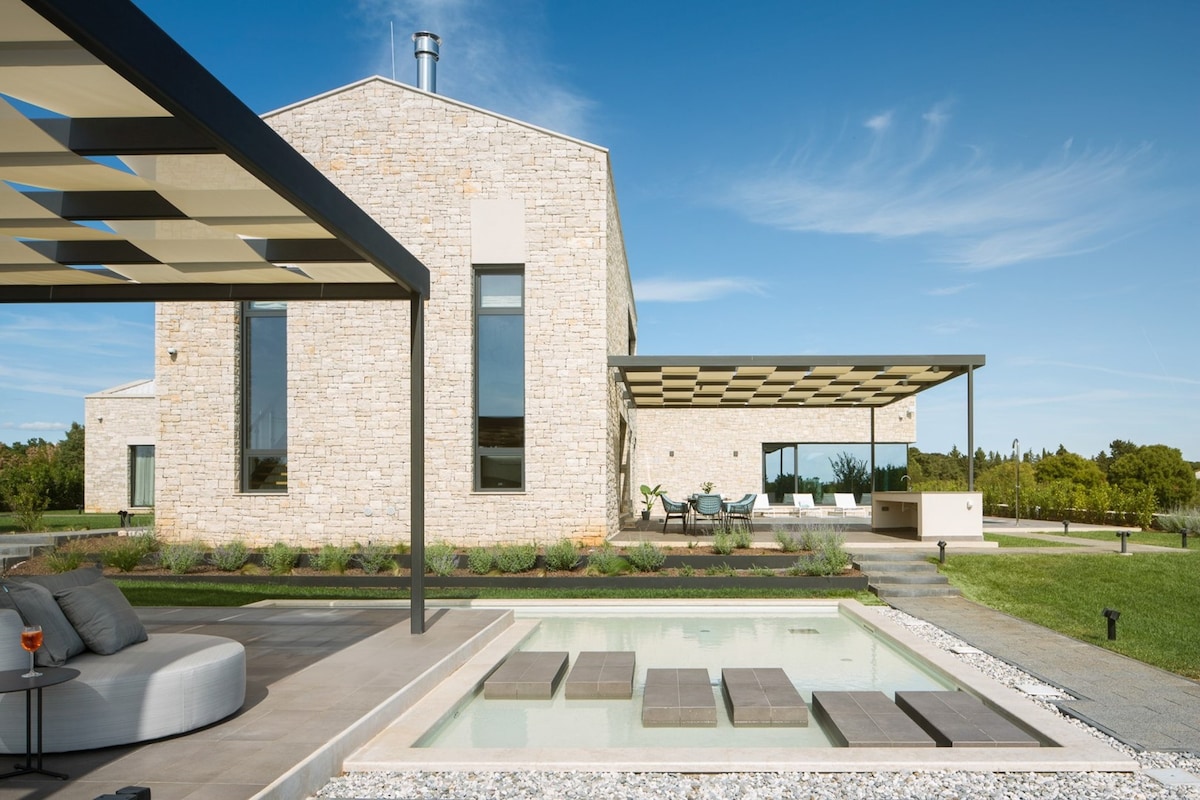 Luxury villa Art Zen Istria with two pools