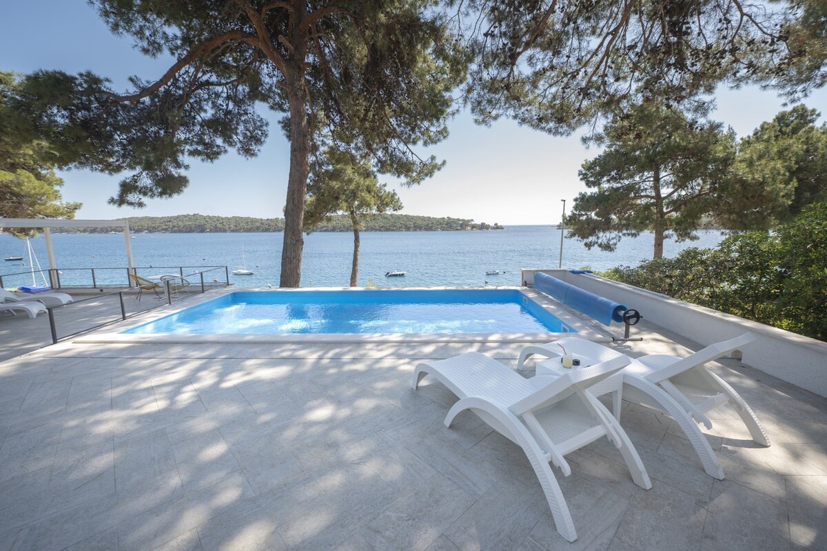 Luxury villa kallithea with heated pool, gym and j