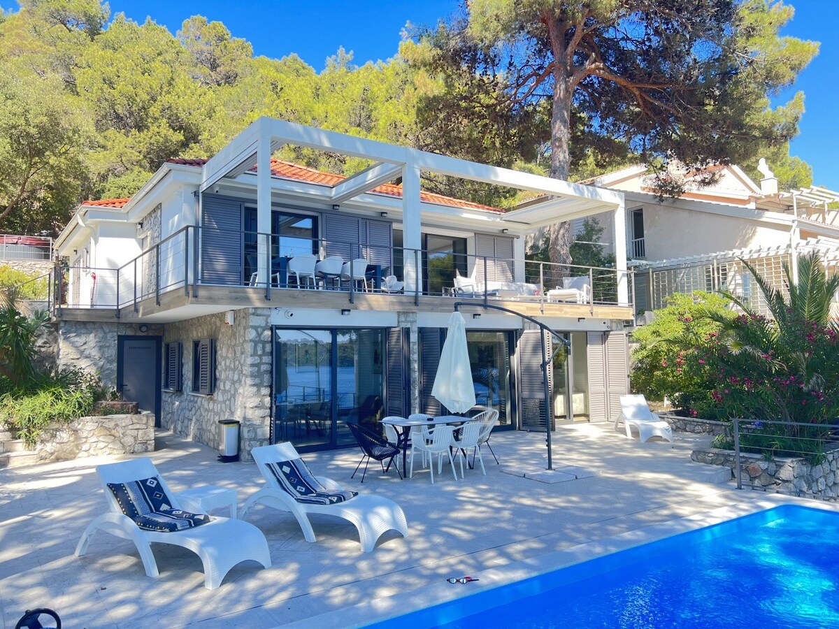 Luxury villa kallithea with heated pool, gym and j
