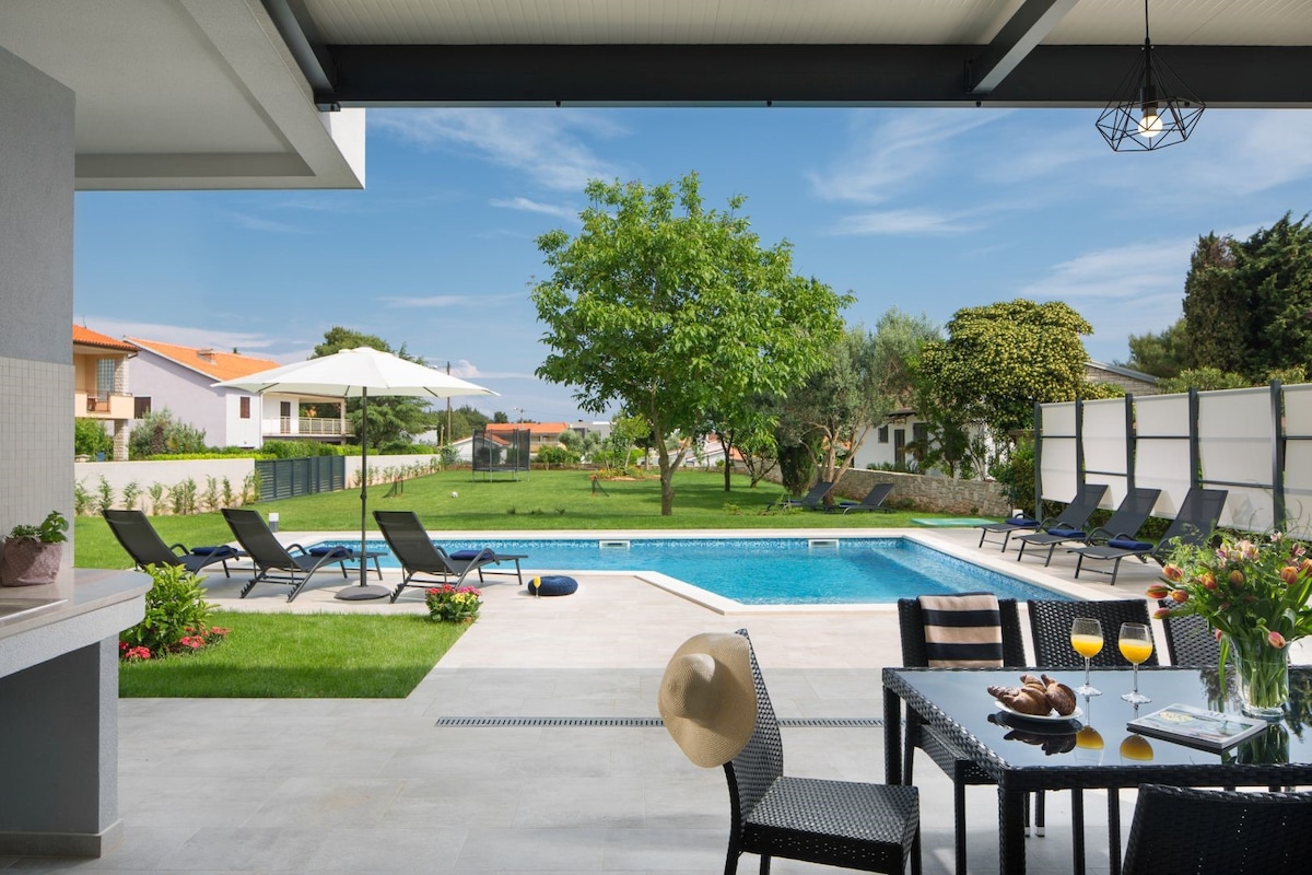 Luxury villa kriya medulin with pool, sauna and gy