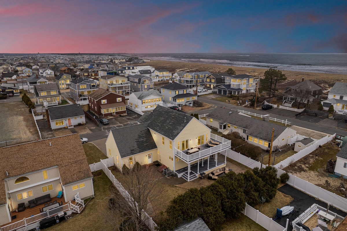 Sandy Toes | Deck Ocean Views | Steps to Beach