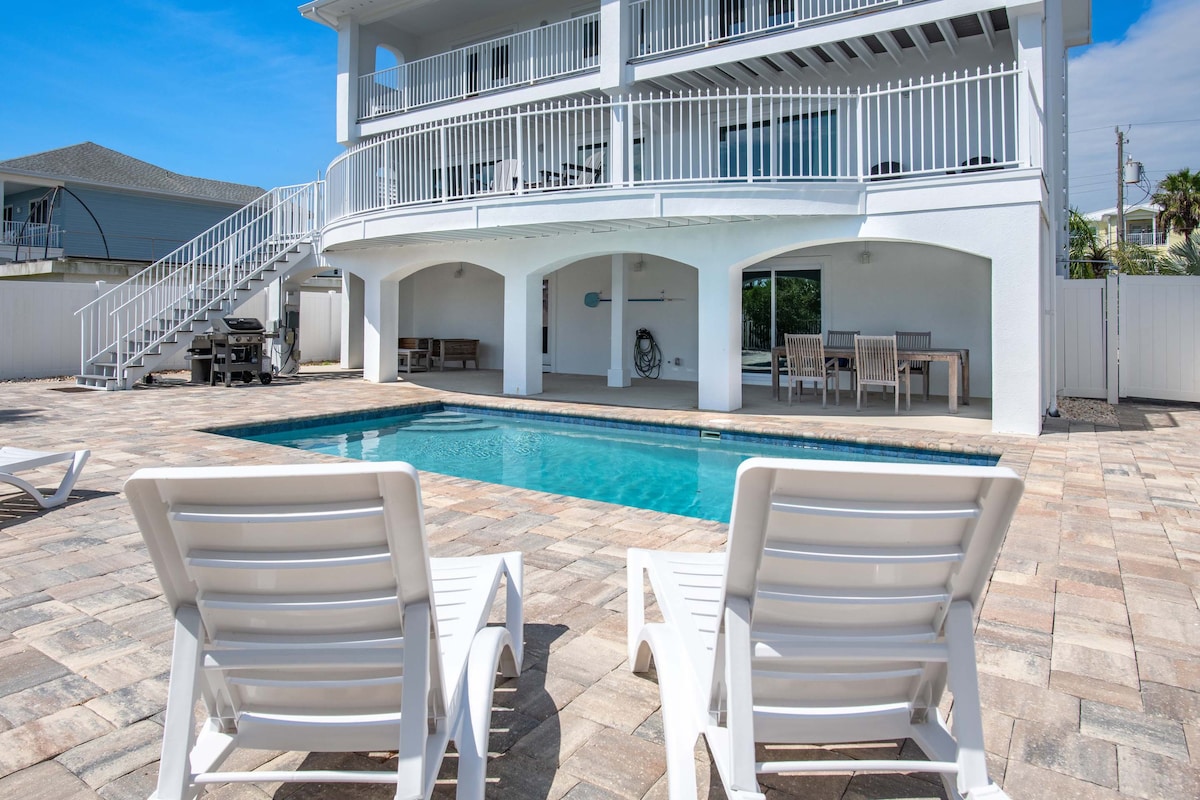 Beach Escape | Ocean Front, Pool, Steps to Beach!