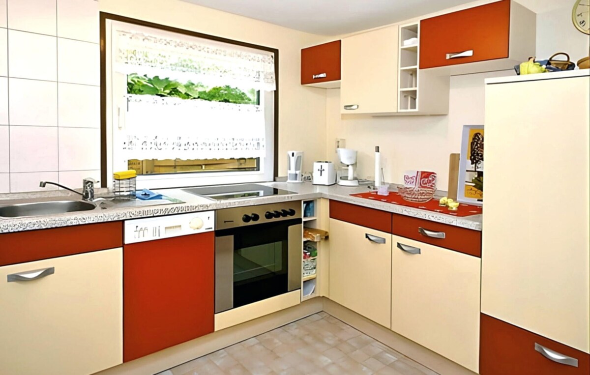 Gorgeous home in Waren (Müritz) with kitchen