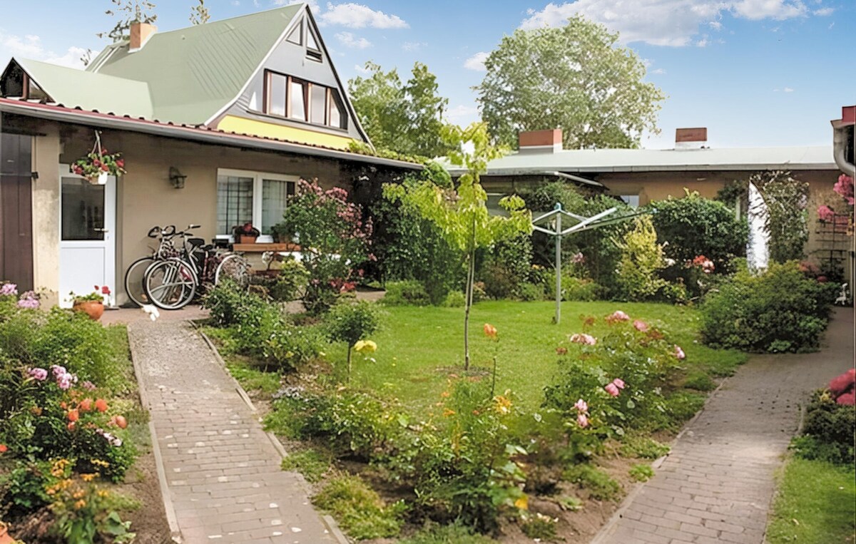 Stunning home in Kölpinsee/Usedom with kitchen