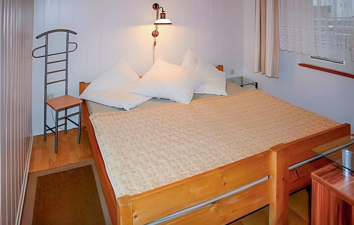 2 bedroom cozy home in Rheinsberg OT Warenthi