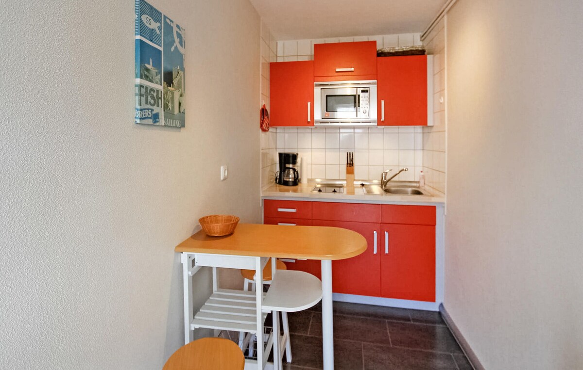 Cozy home in Karlshagen (Ostseebad) with kitchen