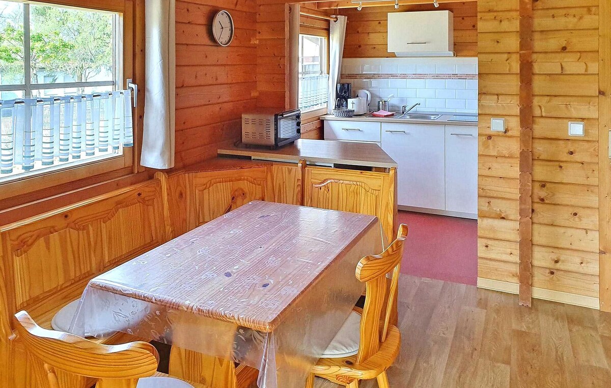 Beautiful home with kitchen