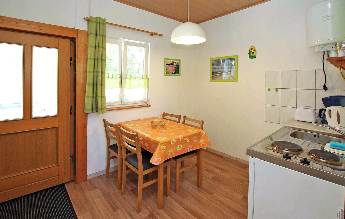 1 bedroom awesome home in Rheinsberg OT Zechline