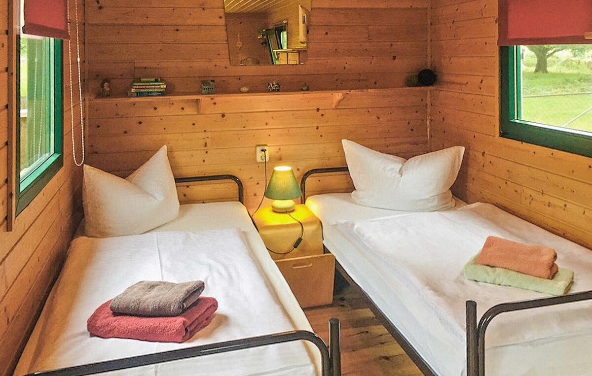 1 bedroom cozy (sta)caravan in Warthe
