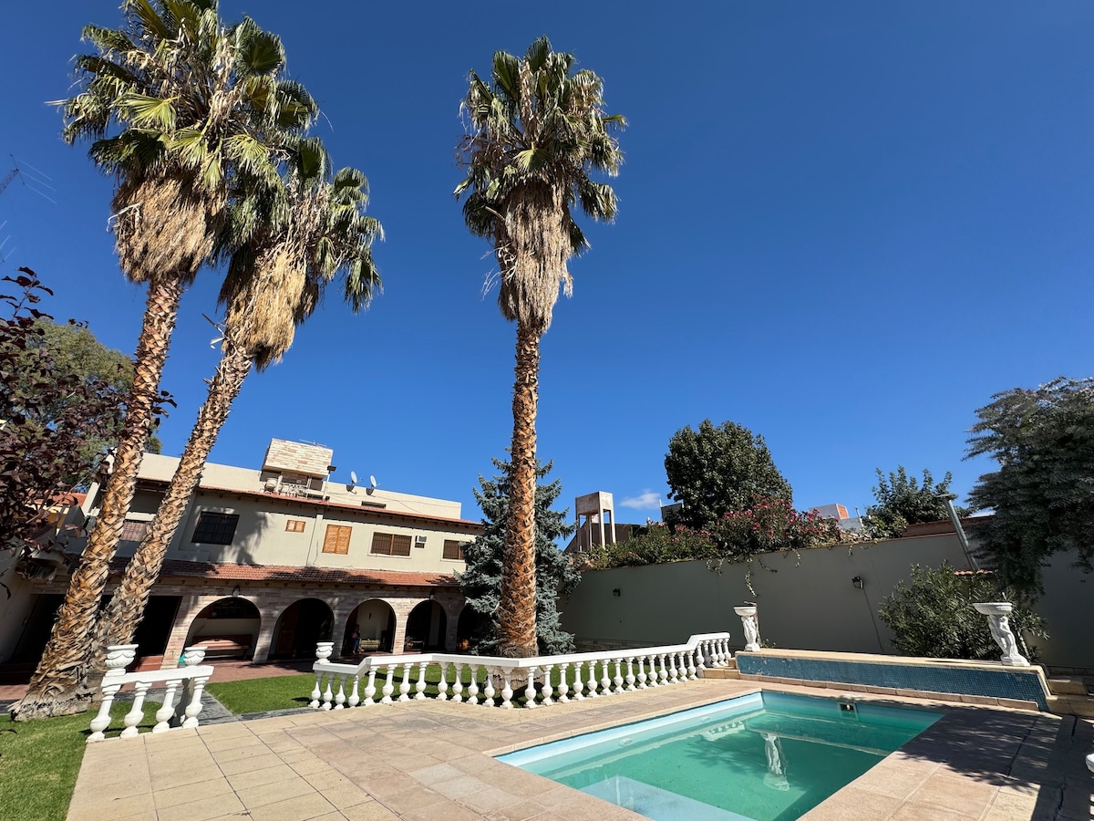 Fliphaus + Wine Country - 9Bd Mansion Heated Pool