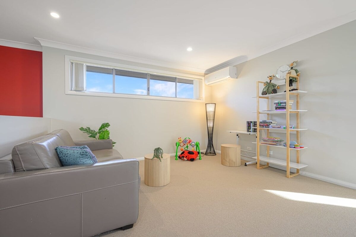 Modern Charming 4BR in Schofields/6 mins to Metro