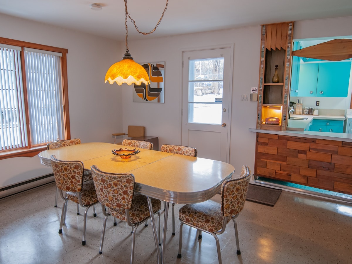 Maison Gagnon-House-Family-Ensuite-Balcony