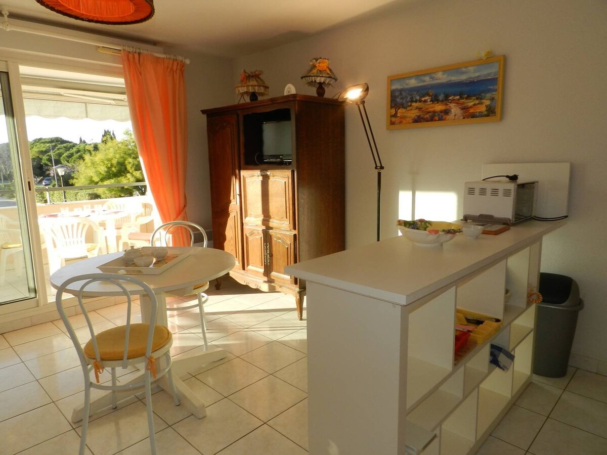 Appartement studio cabine 4 couchages Le Lavandou