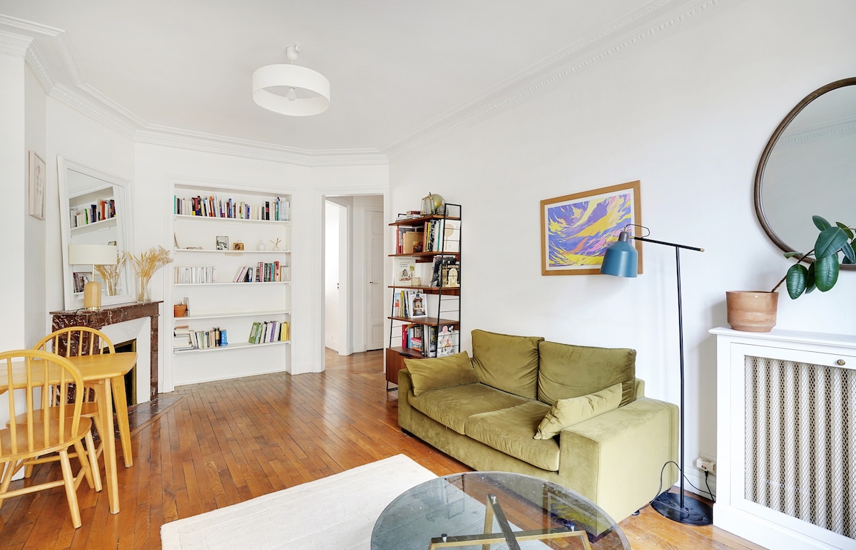 Buttes Chaumont charming apartment for 4 people