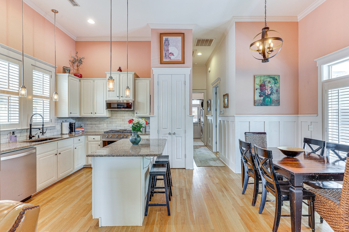 Charming Wilmington Cottage - Walk to Downtown!