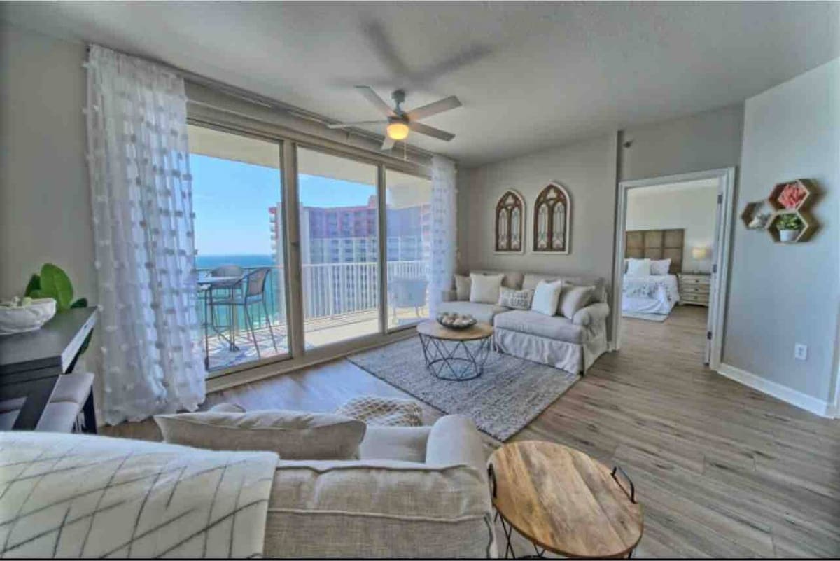 New Listing! Master w/Balcony! Shores of Panama