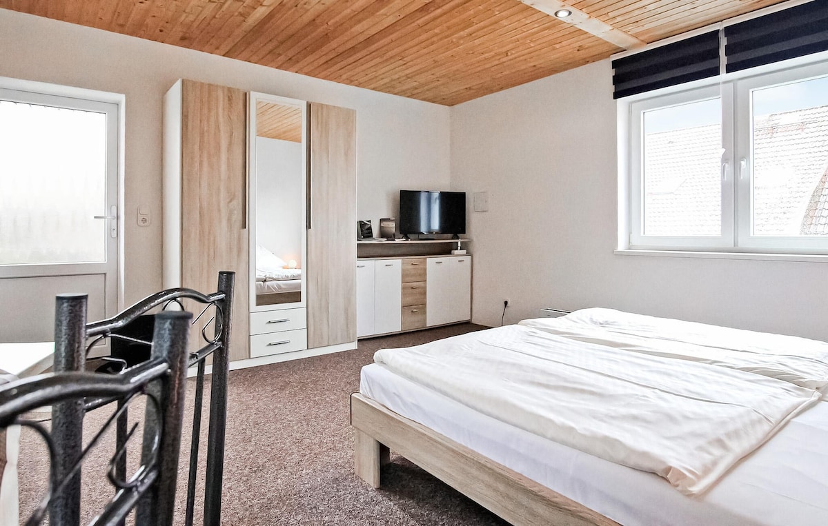 Cozy apartment in Rheinsberg OT Kleinzer with WiFi