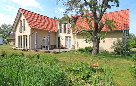 3 bedroom gorgeous apartment in Warthe