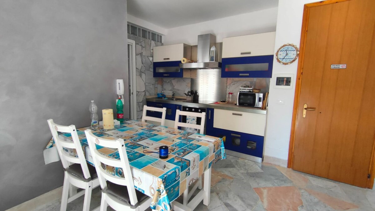 Completely refurbished flat near the beach