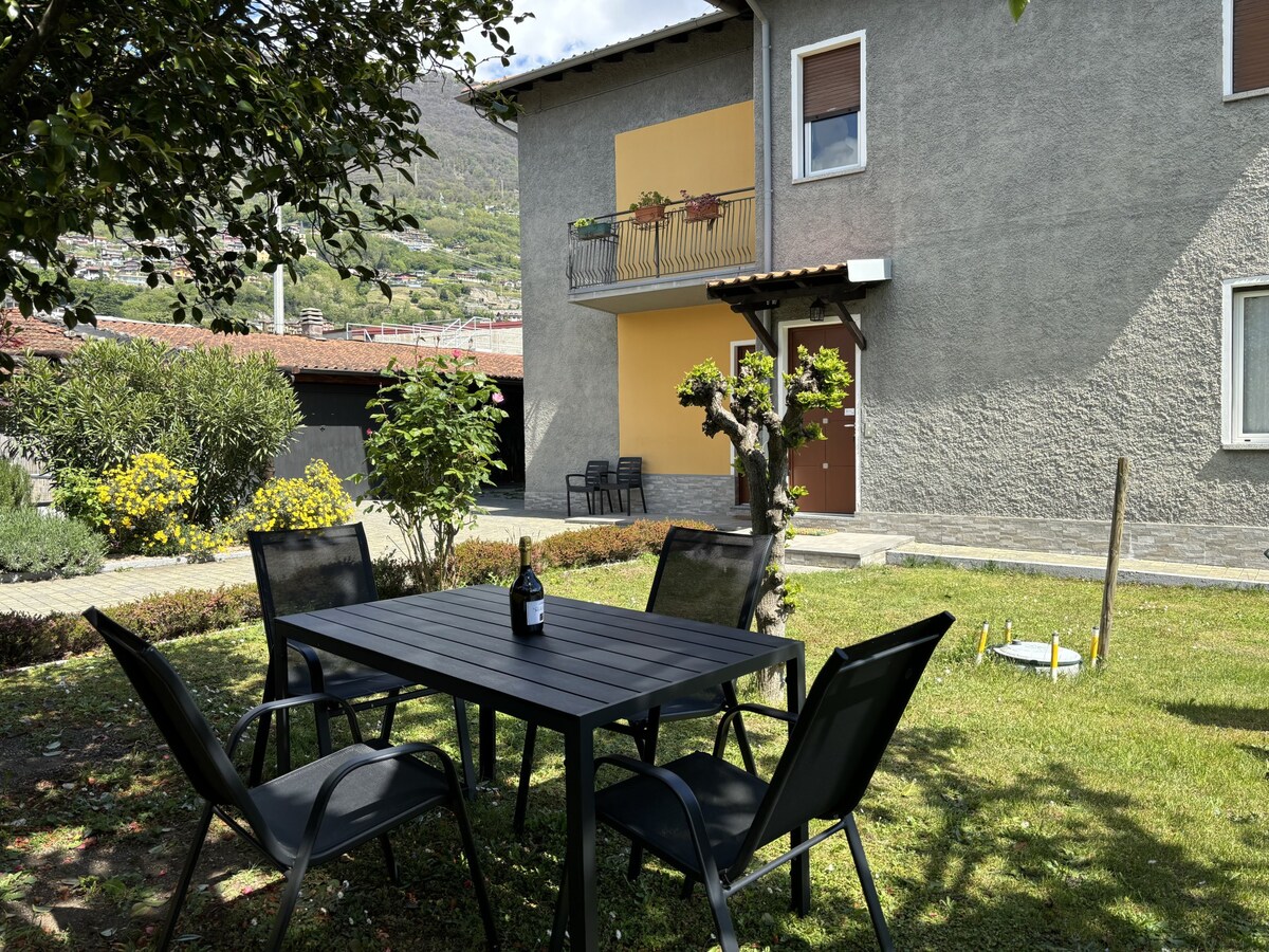 Apartment with garden Domaso - Larihome A62